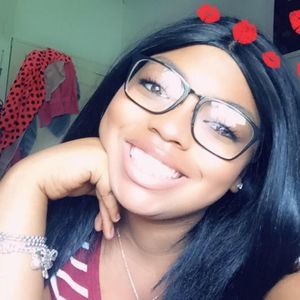 Meet your Posher, Allyza-maxine